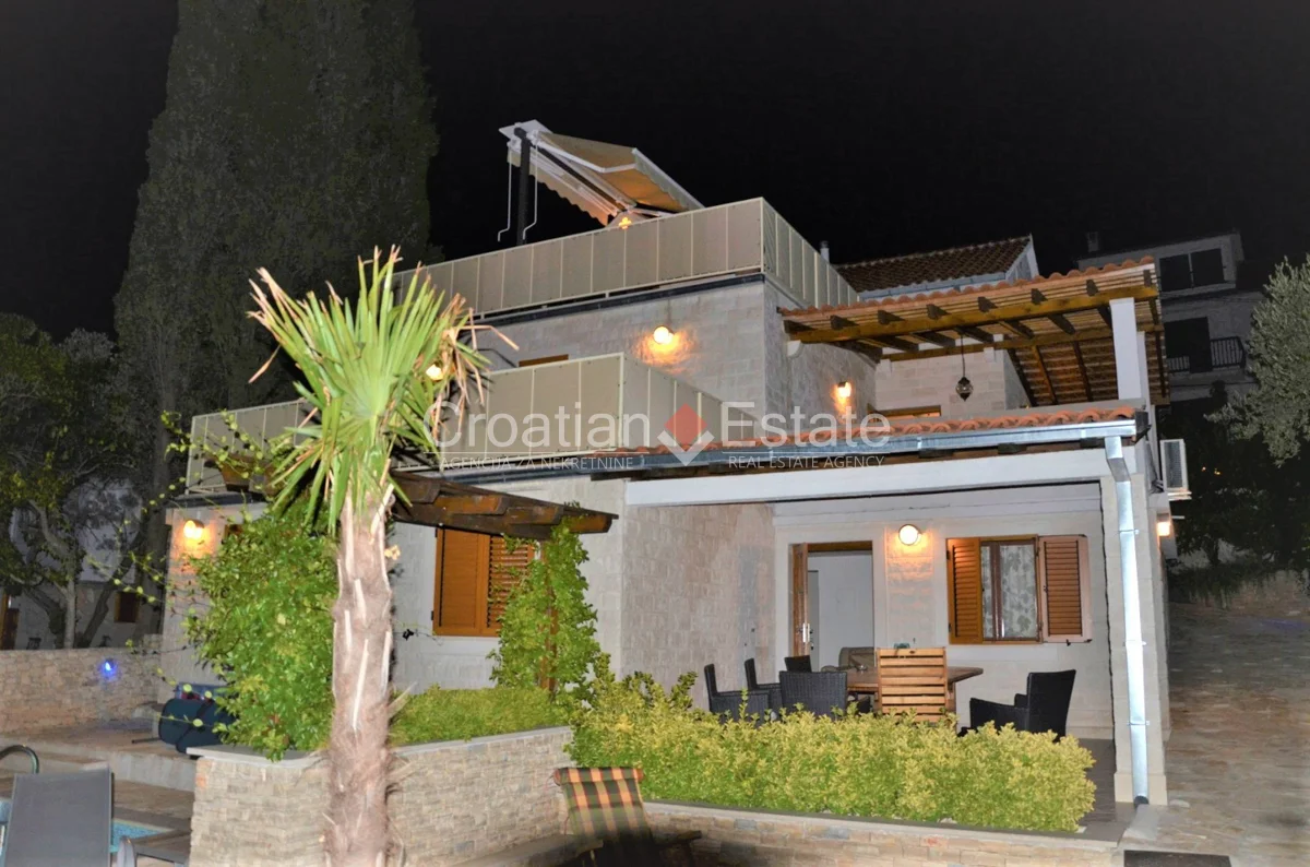 2 - vendita casa vista mare brač spalatino-dalmata croazia