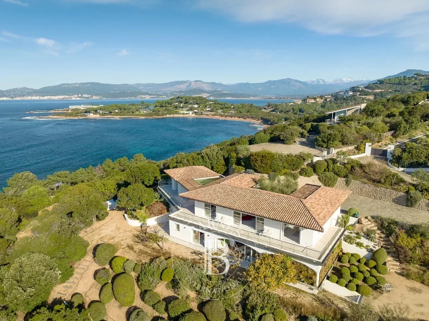 1 - venta propiedad frente al mar porticcio córcega del sur francia
