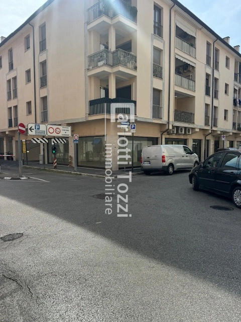 1 - venda espaço comercial grosseto toscana itália