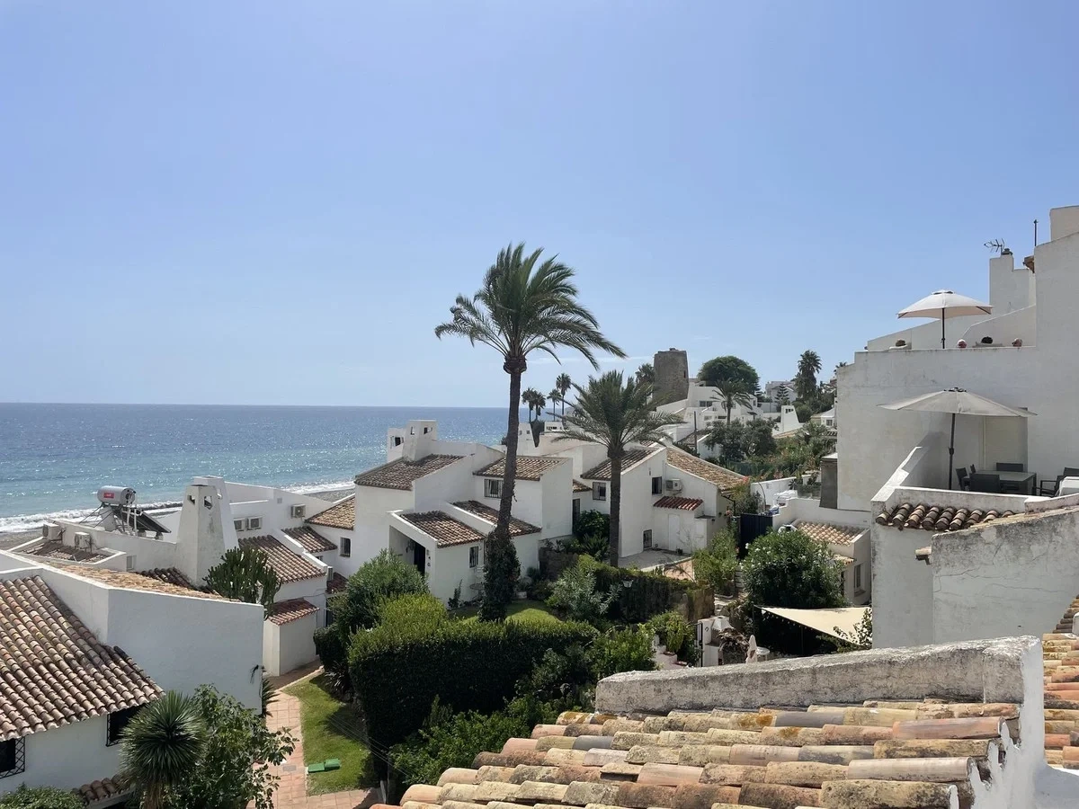 1 - vente appartement pieds dans l'eau estepona - costa del sol andalousie espagne