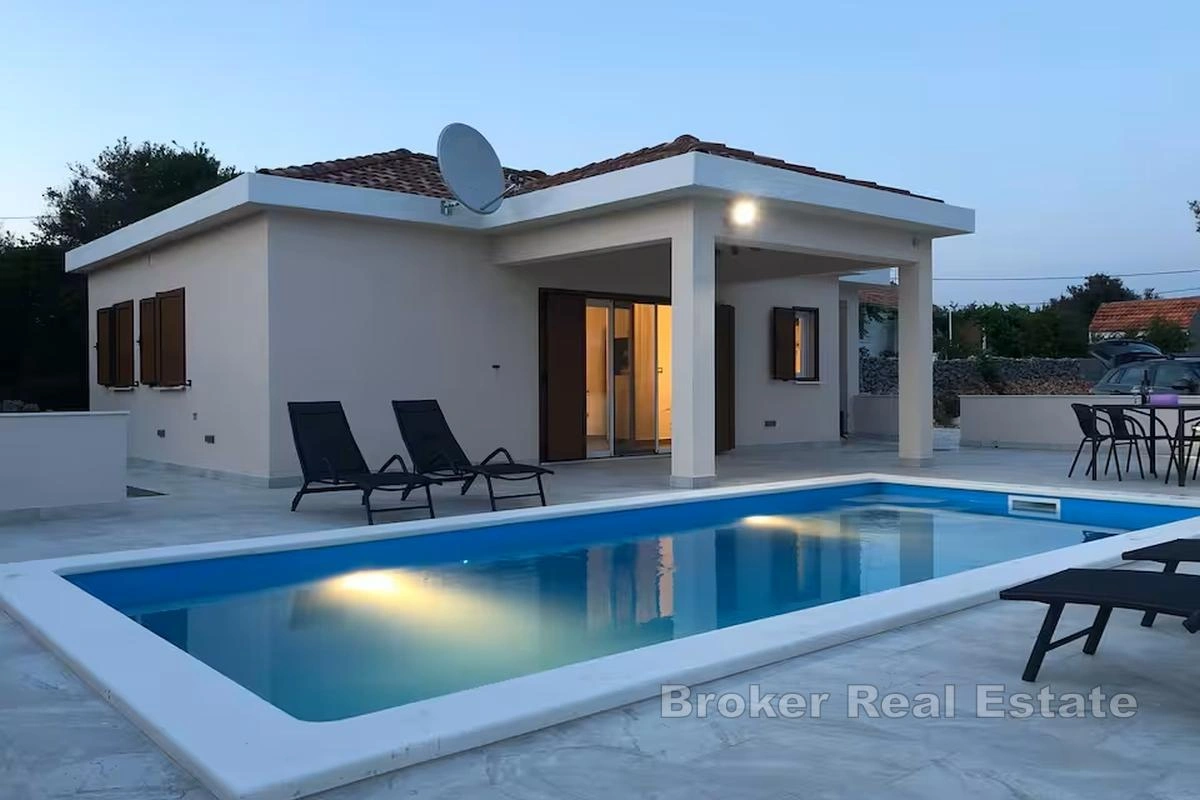 2 - venta casa vista al mar rogoznica šibenik-knin croacia