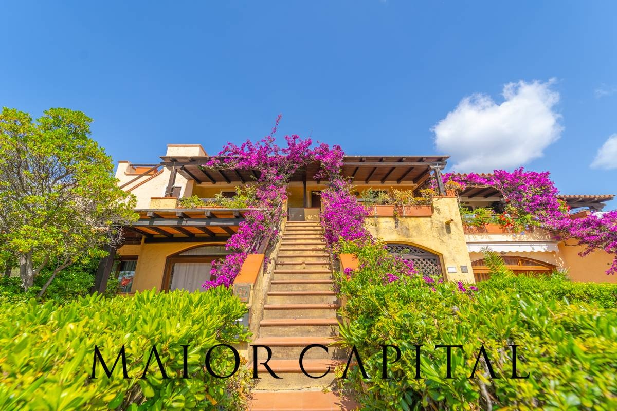 1 - verkoop appartement uitzicht op zee budoni sardinia italië