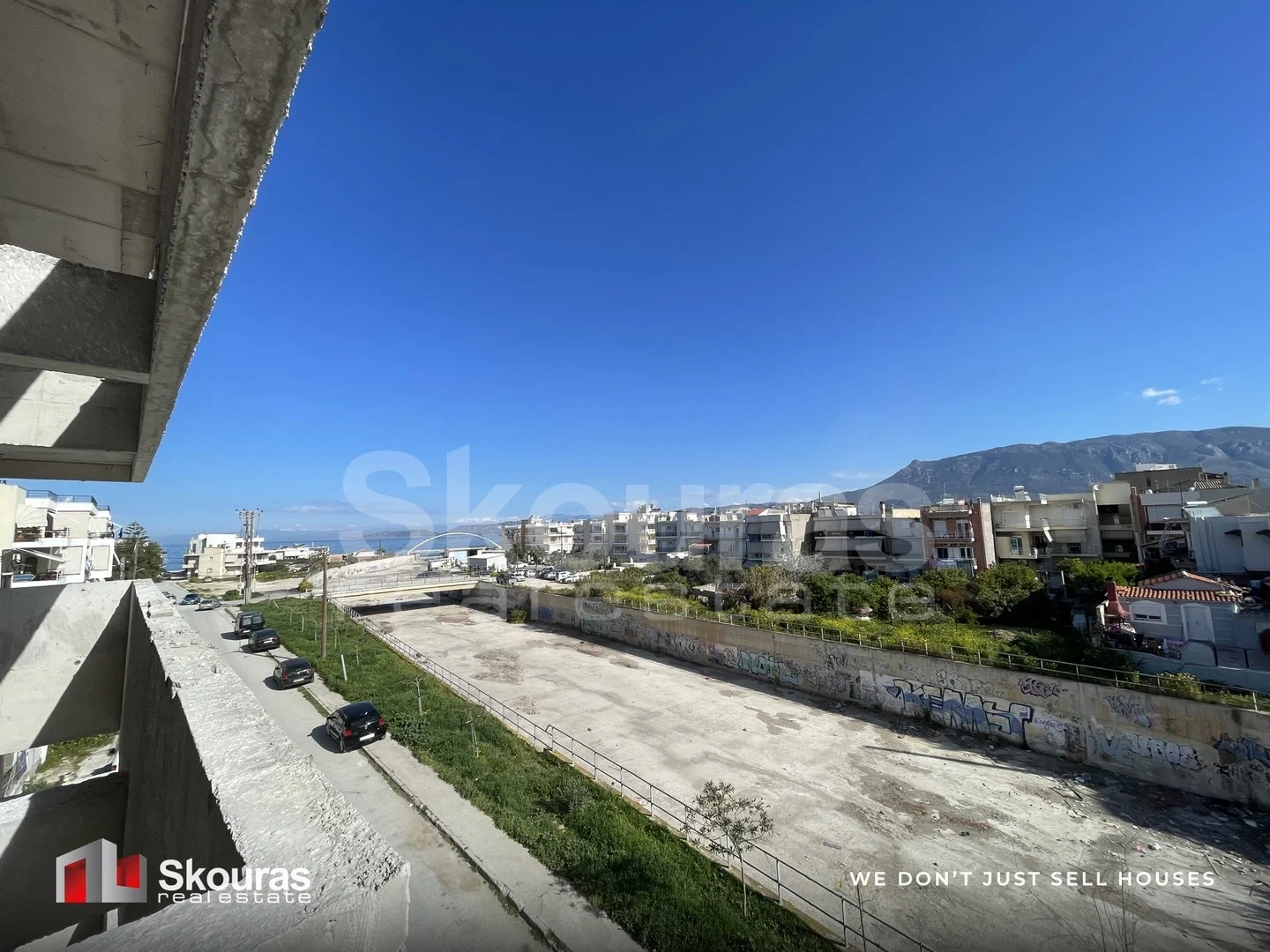 2 - waterfront apartment for sale in kórinthos peloponnese greece