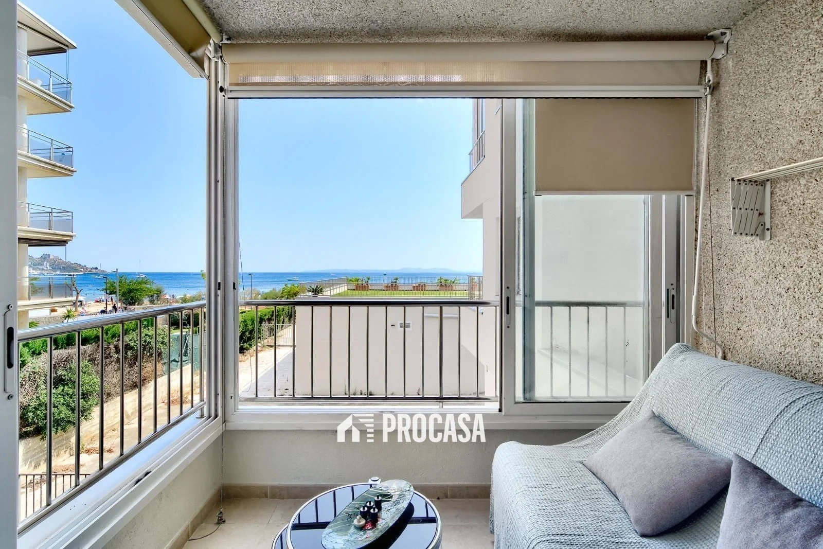 1 - vente appartement pieds dans l'eau roses catalogne espagne