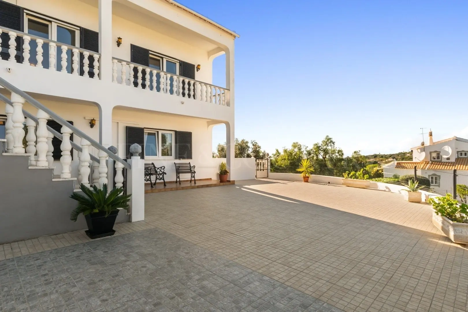 1 - verkoop huis uitzicht op zee boliqueime algarve portugal