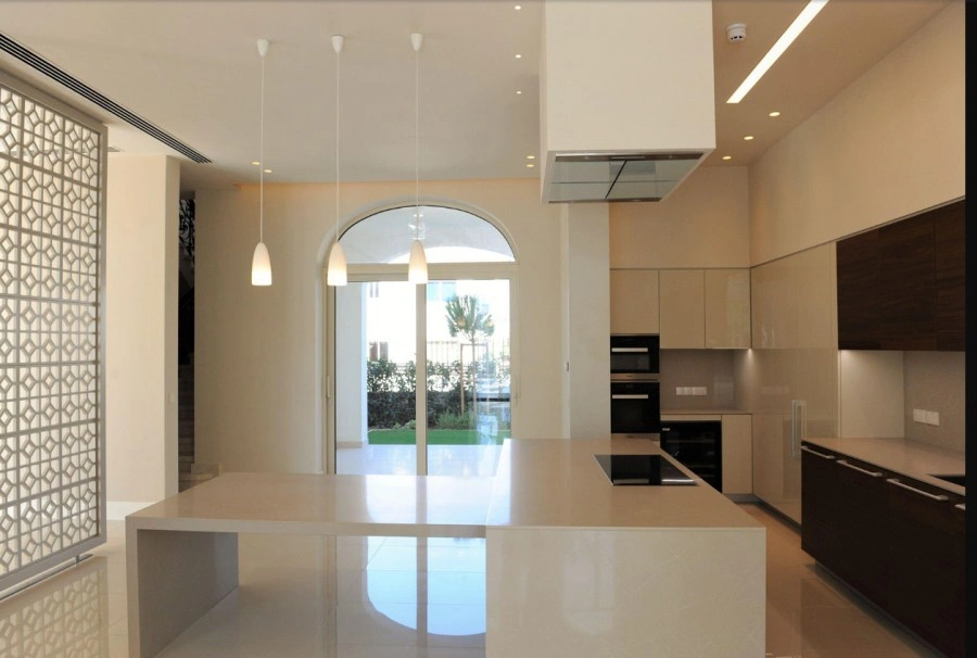 2 - vente villa pieds dans l'eau larnaca larnaca chypre