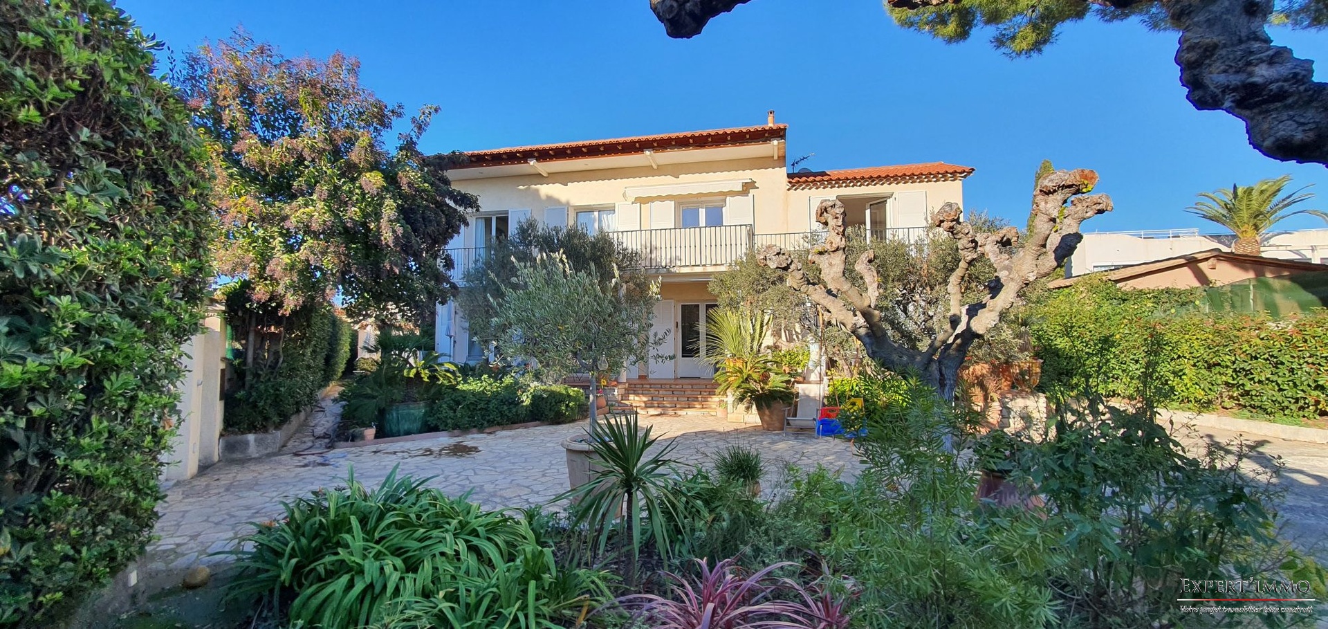 1 - sea view house for sale in bandol var france