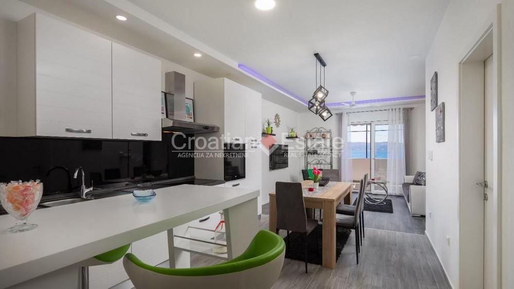 2 - venda apartamento frente ao mar omiš split-dalmácia croácia