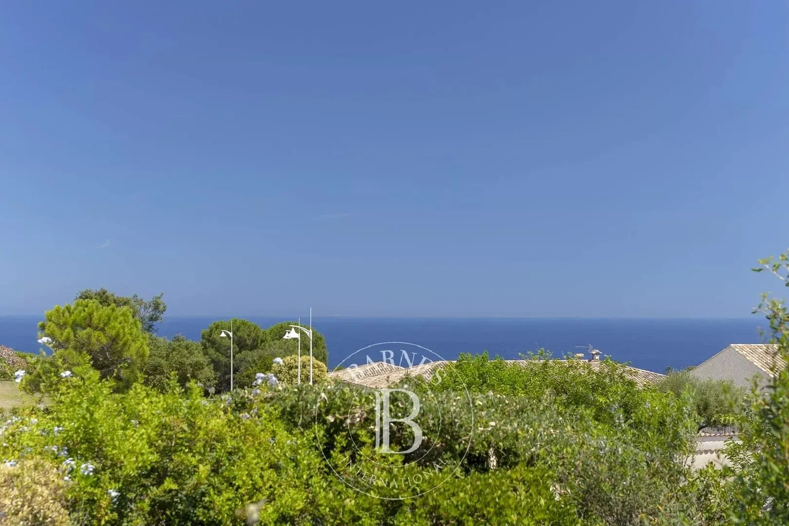1 - venda villa vista de mar sari-solenzara corse (du-sud) frança