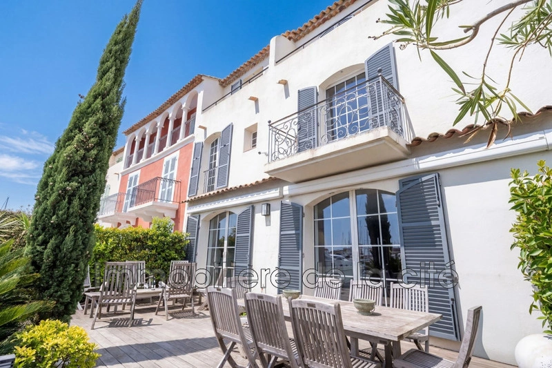 Haus mit Terrasse