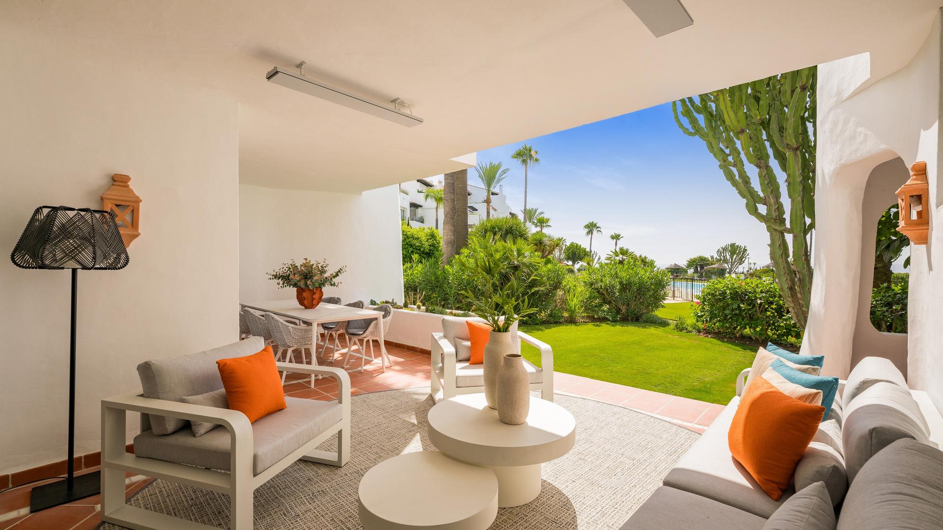 1 - verkauf wohnung direkt am wasser estepona - costa del sol andalusien spanien