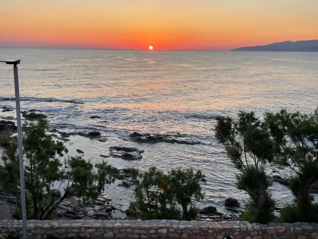 2 - vente appartement pieds dans l'eau limenas chersonisou crète grèce