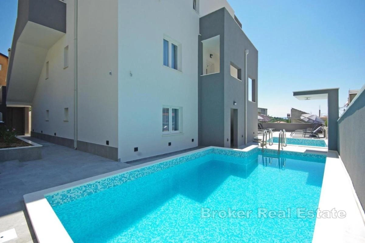 1 - venda apartamento a praia ao pé makarska split-dalmácia croácia