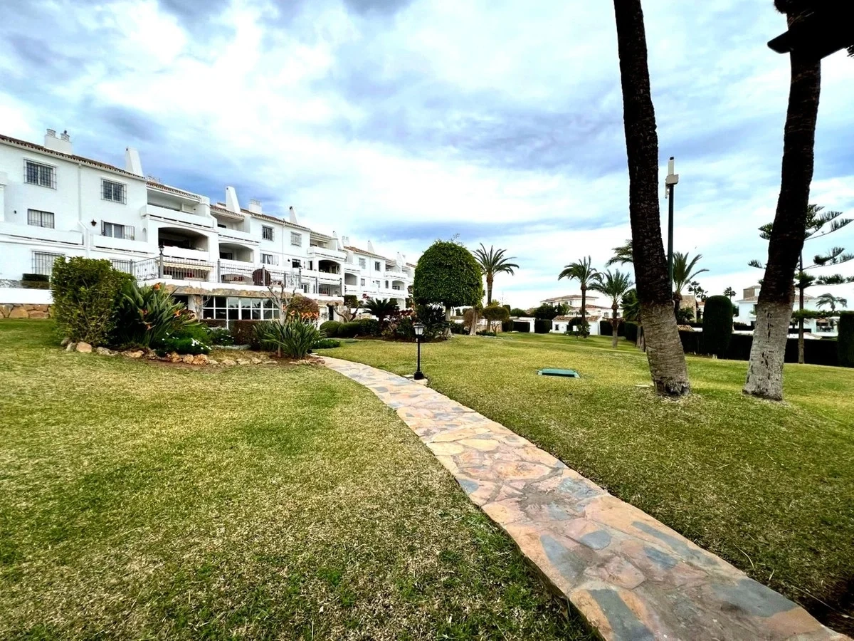 1 - verkoop appartement uitzicht op zee nueva andalucia andalusië spanje
