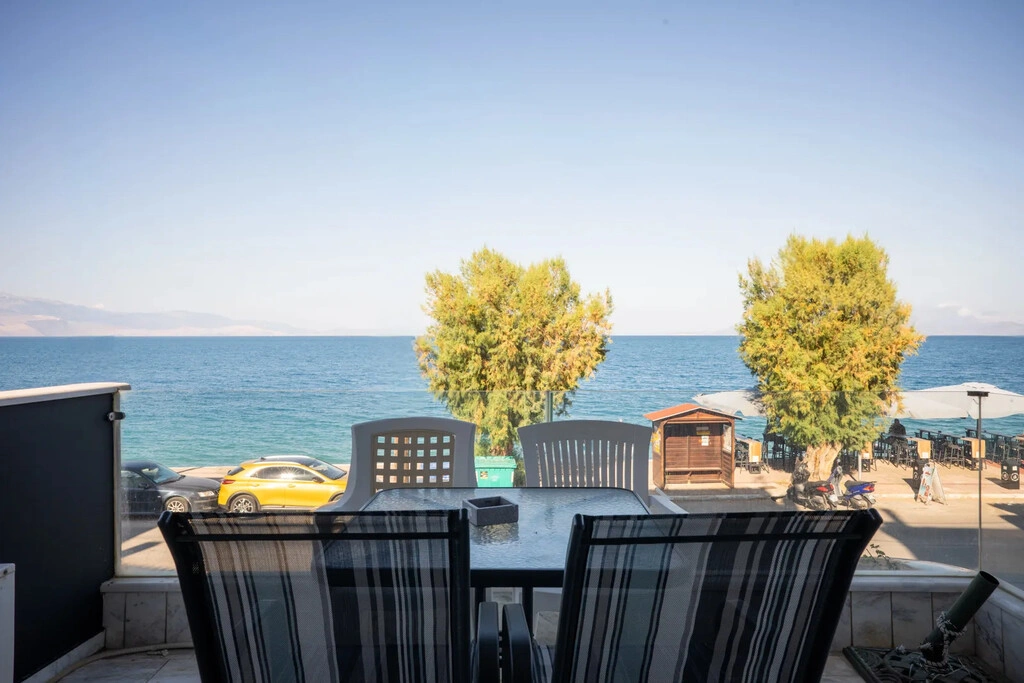 1 - vendita appartamento fronte mare sikia peloponneso grecia