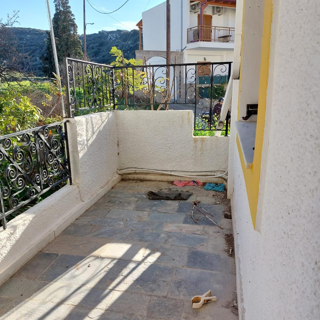 2 - venda apartamento a praia ao pé petrás creta grécia