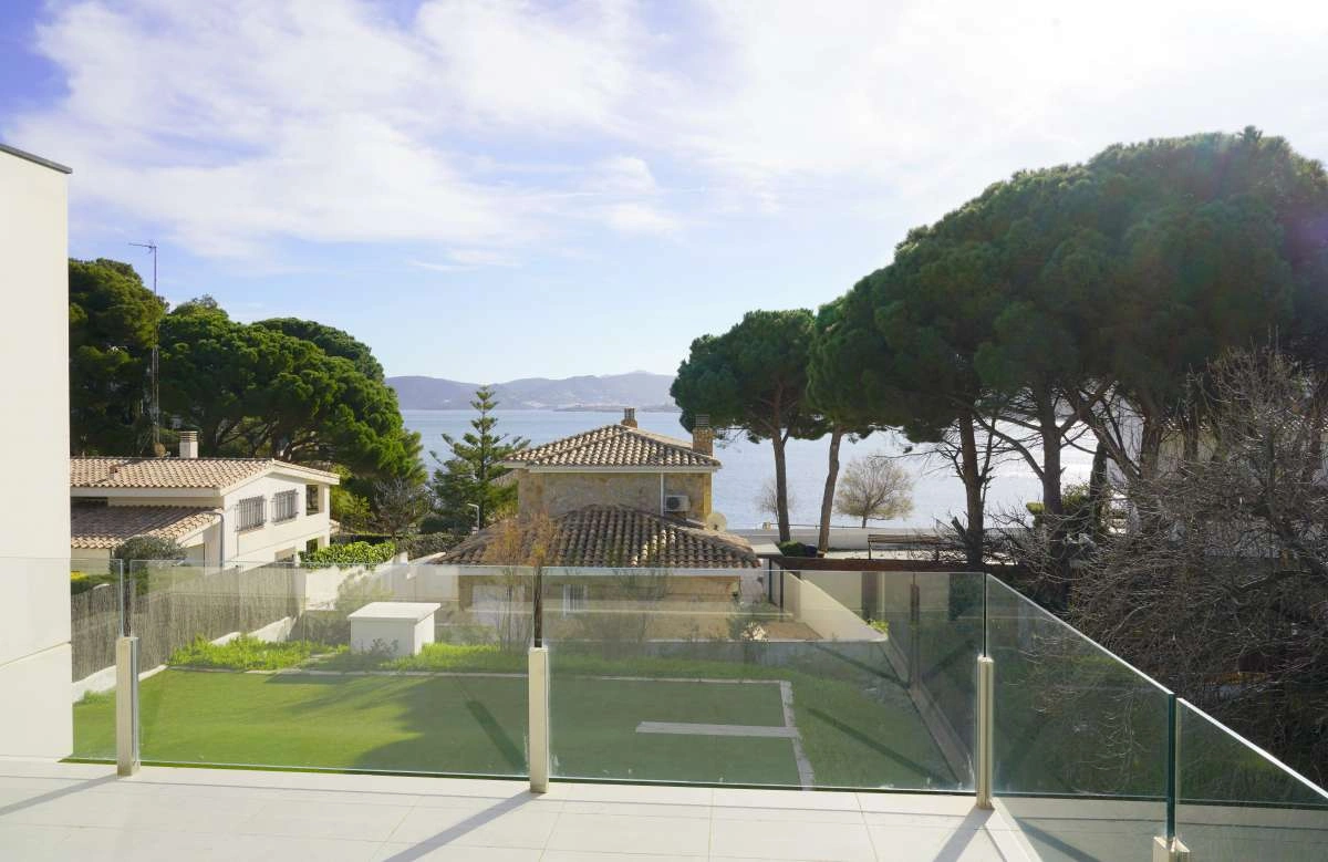 2 - verkauf haus meerblick llança katalonien spanien