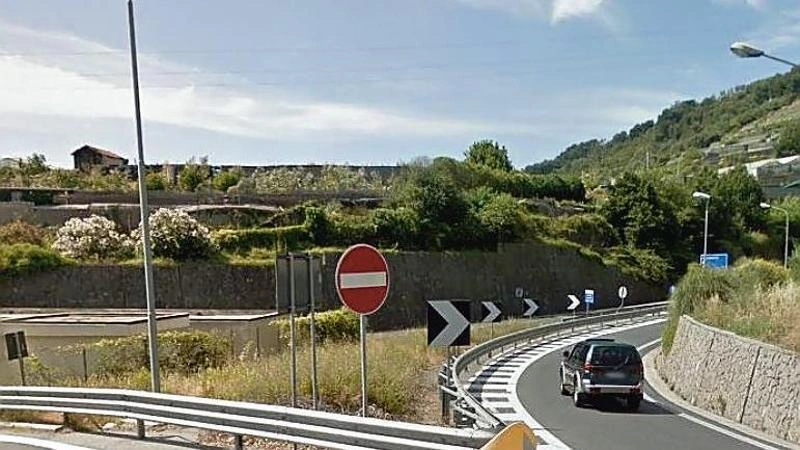 2 - verkoop winkel taggia liguria italië
