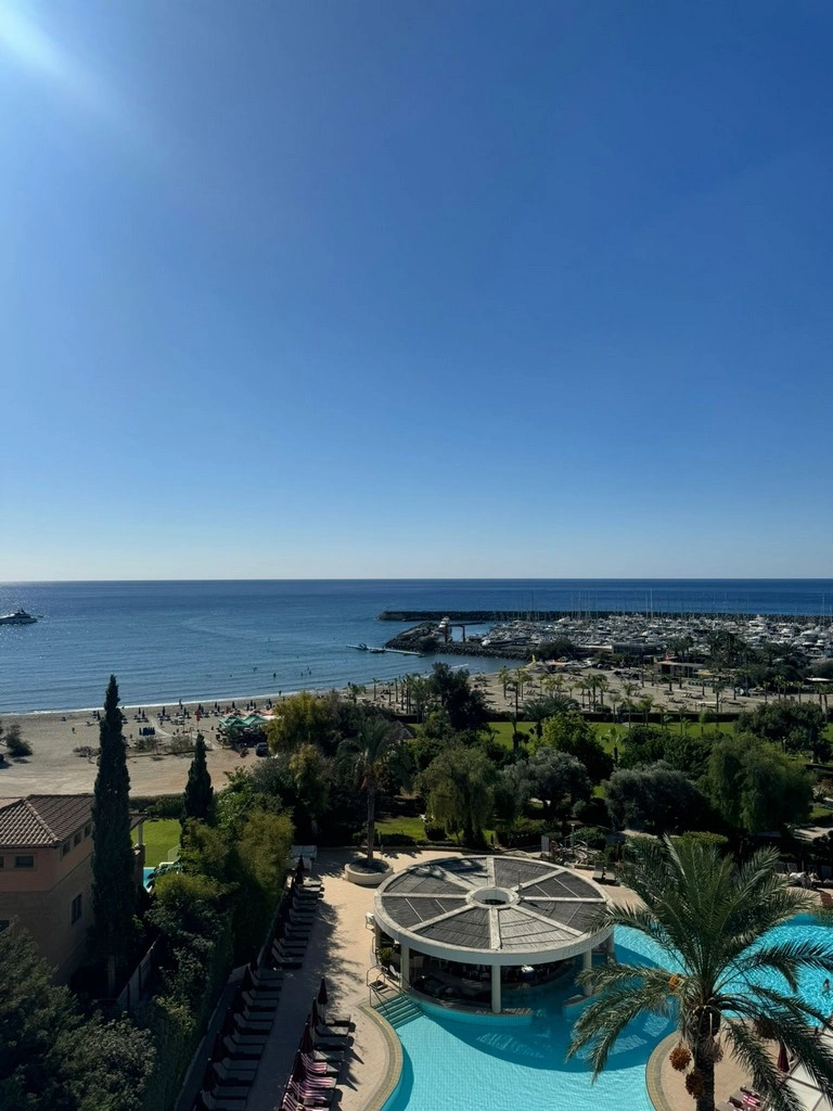 2 - venta apartamento frente al mar pyrgos limassol chipre