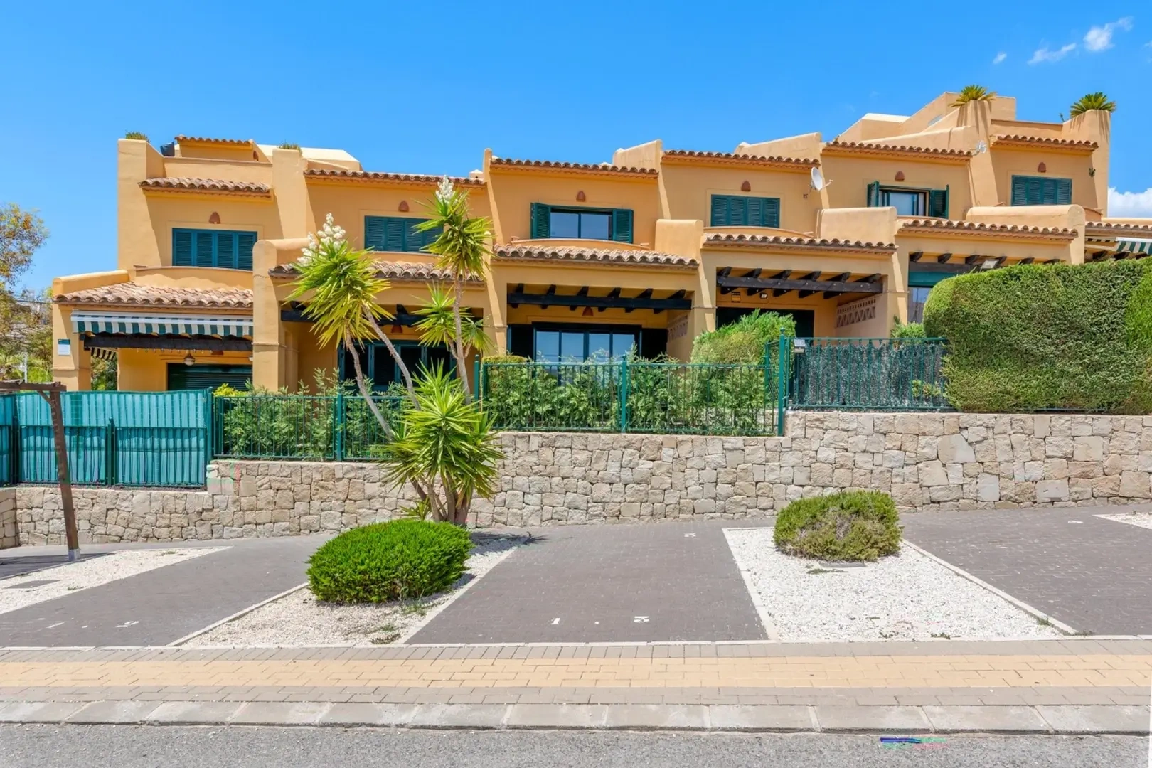 2 bedroom sea view house