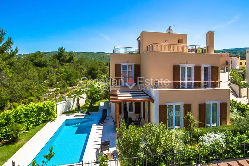 2 - vendita casa vista mare brač spalatino-dalmata croazia