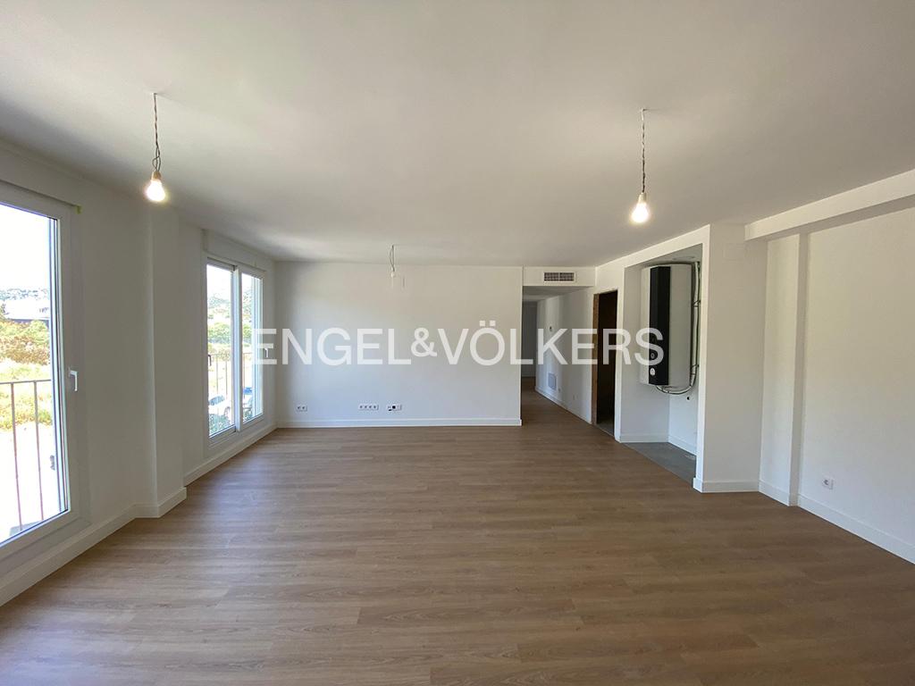 2 - verkauf wohnung strandpromenade llança katalonien spanien