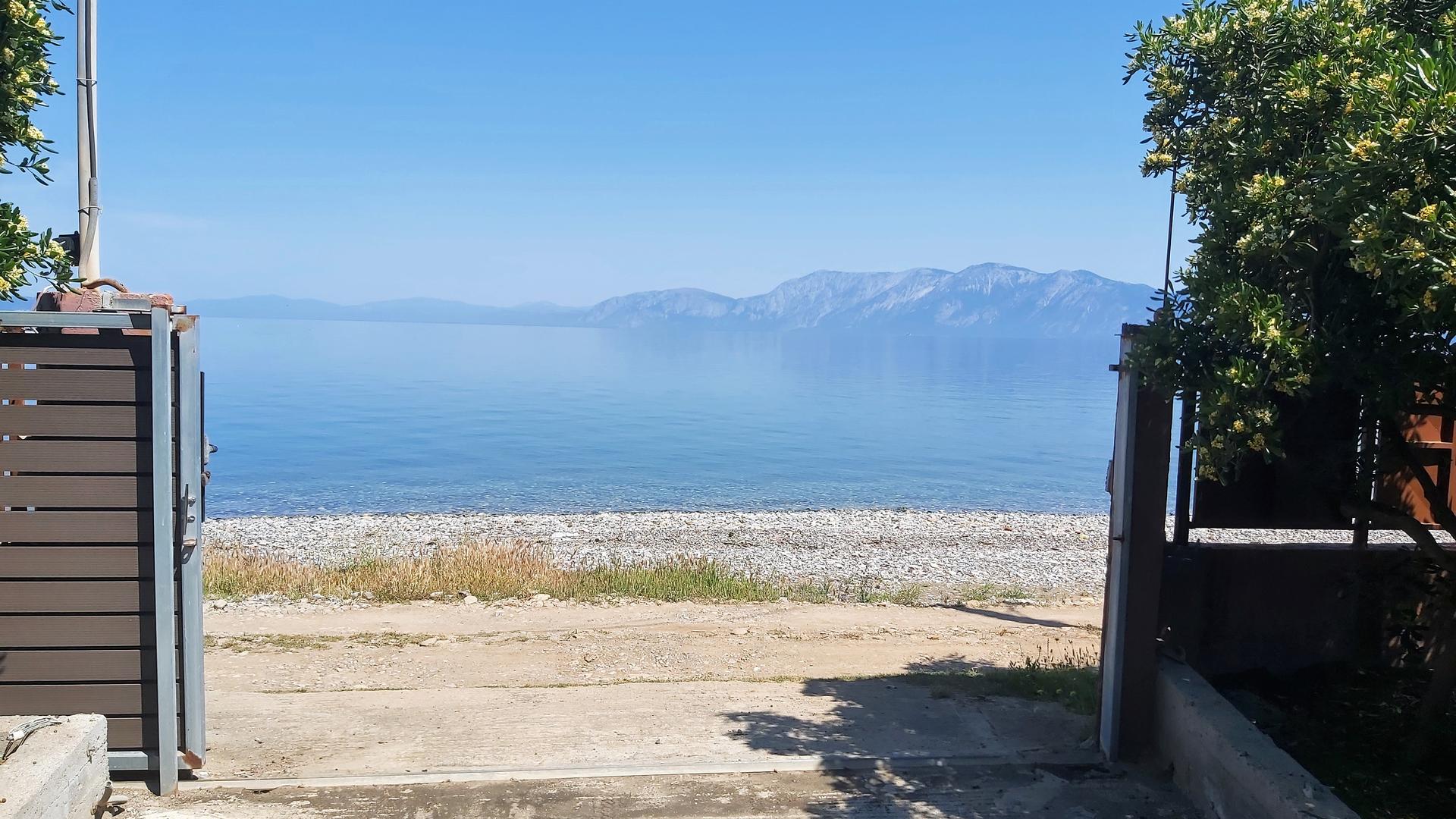 1 - venta casa frente al mar loukísia grecia central grecia
