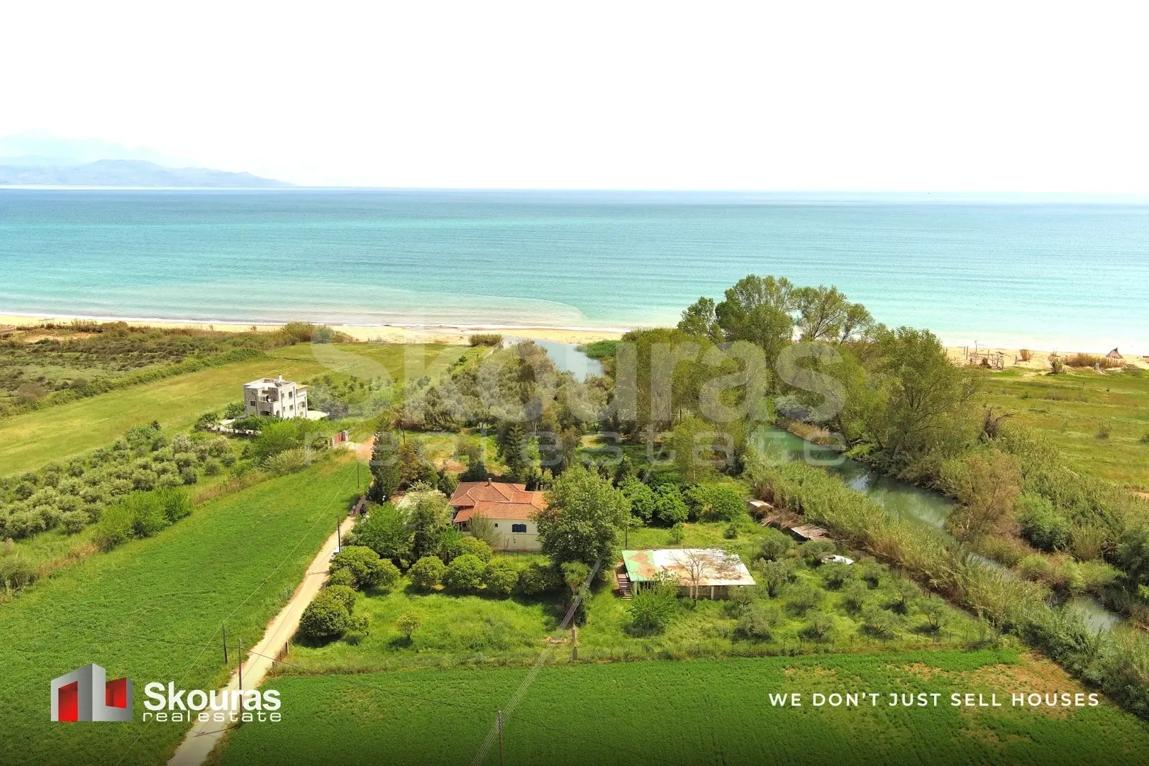 2 - waterfront house for sale in velíka peloponnese greece