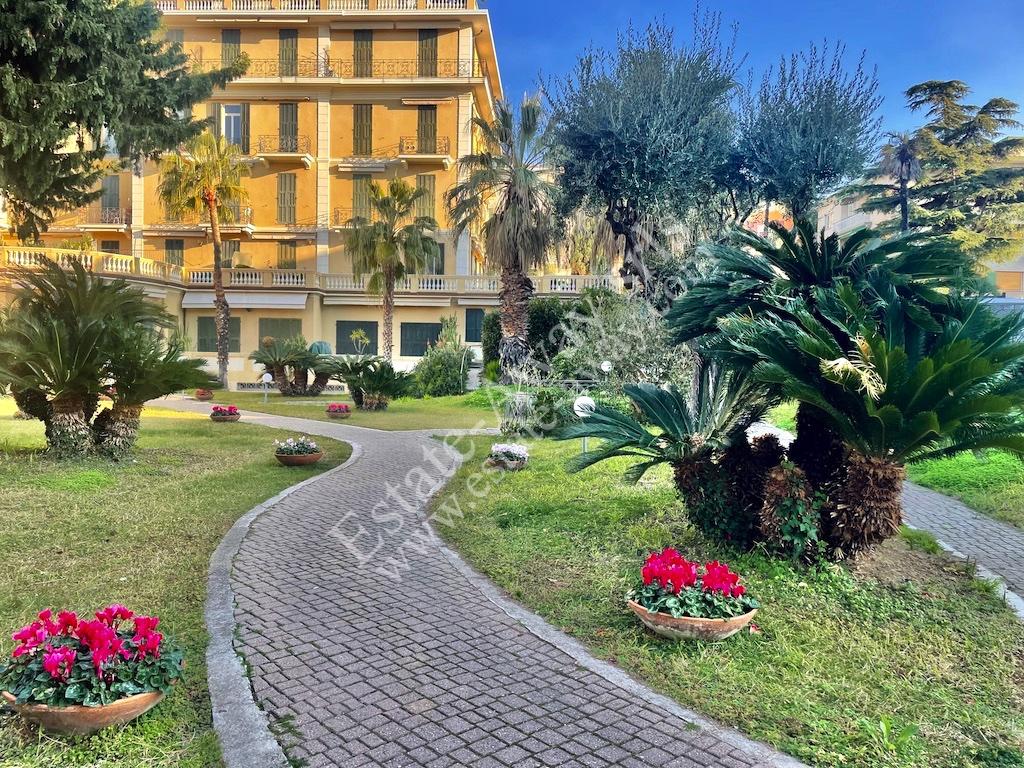 2 - venta apartamento a pie de playa bordighera liguria italia