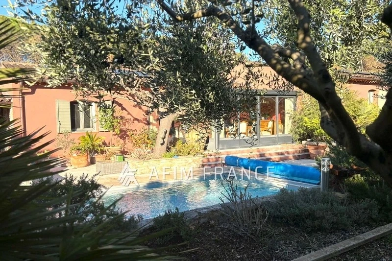 Casa con piscina
