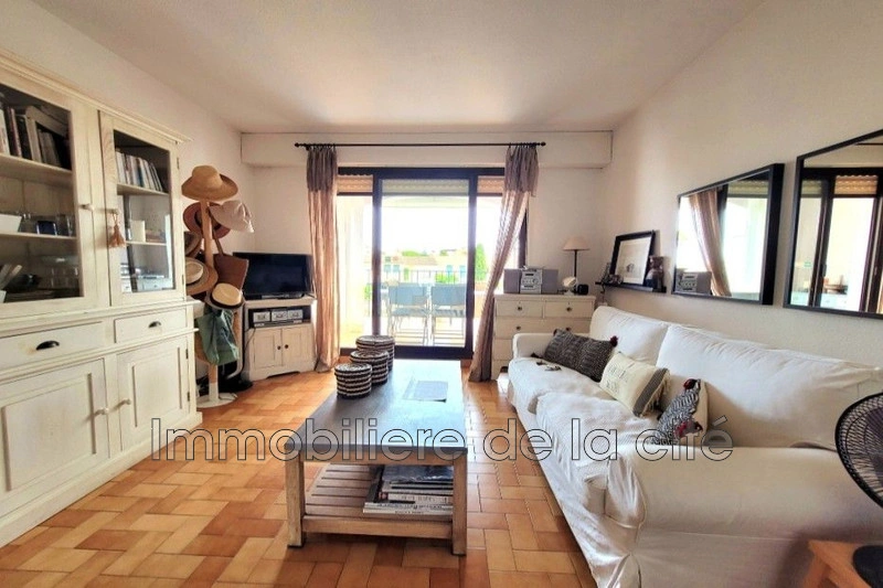 2 - verkoop appartement port grimaud var frankrijk