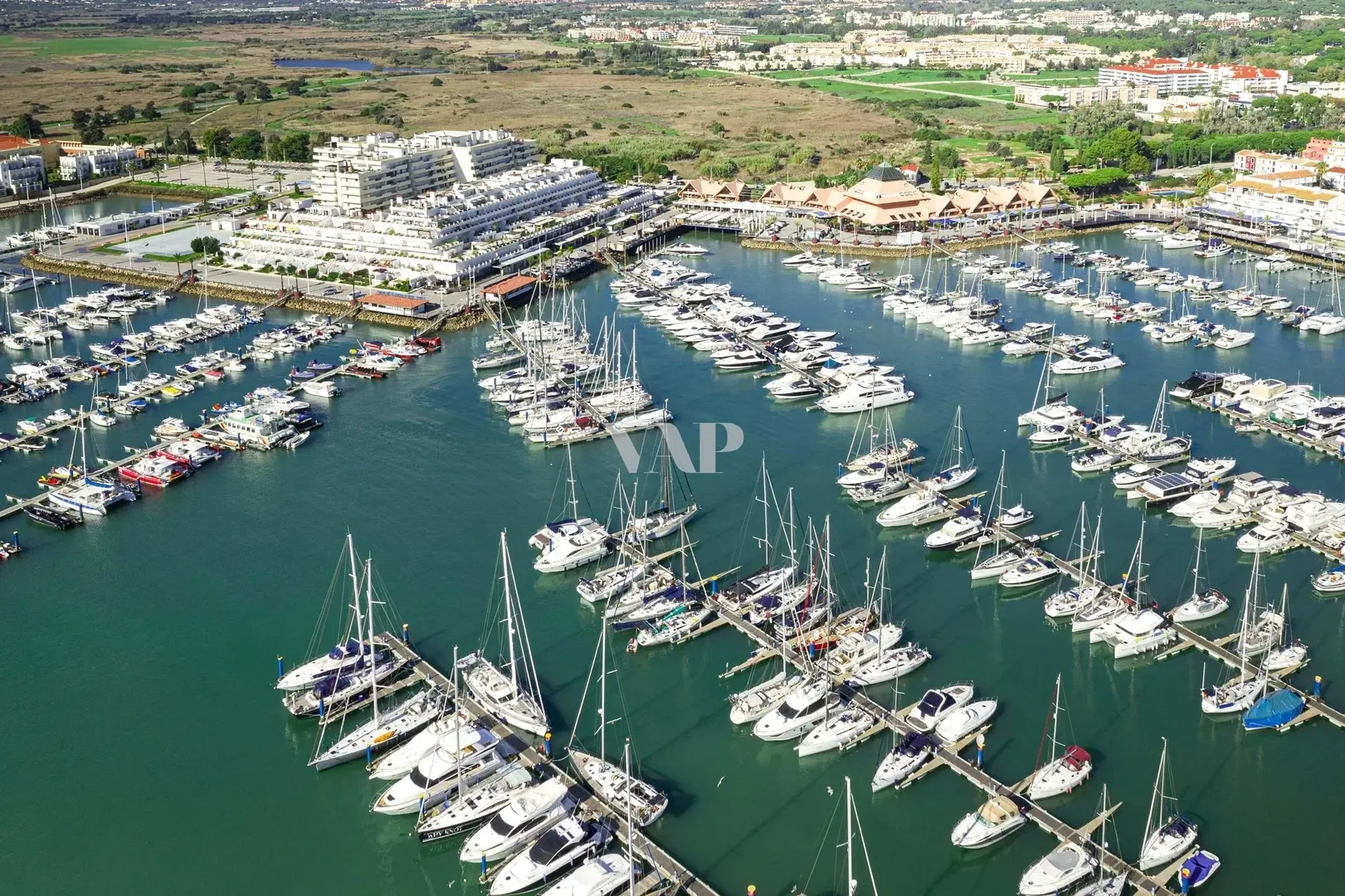 2 - venta comercio vilamoura algarve portugal