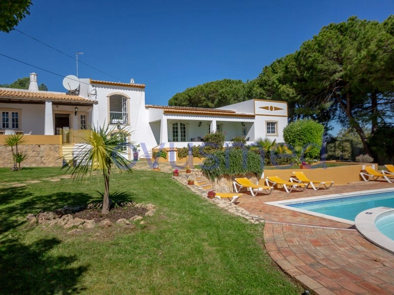 2 - house for sale in mosqueira algarve portugal