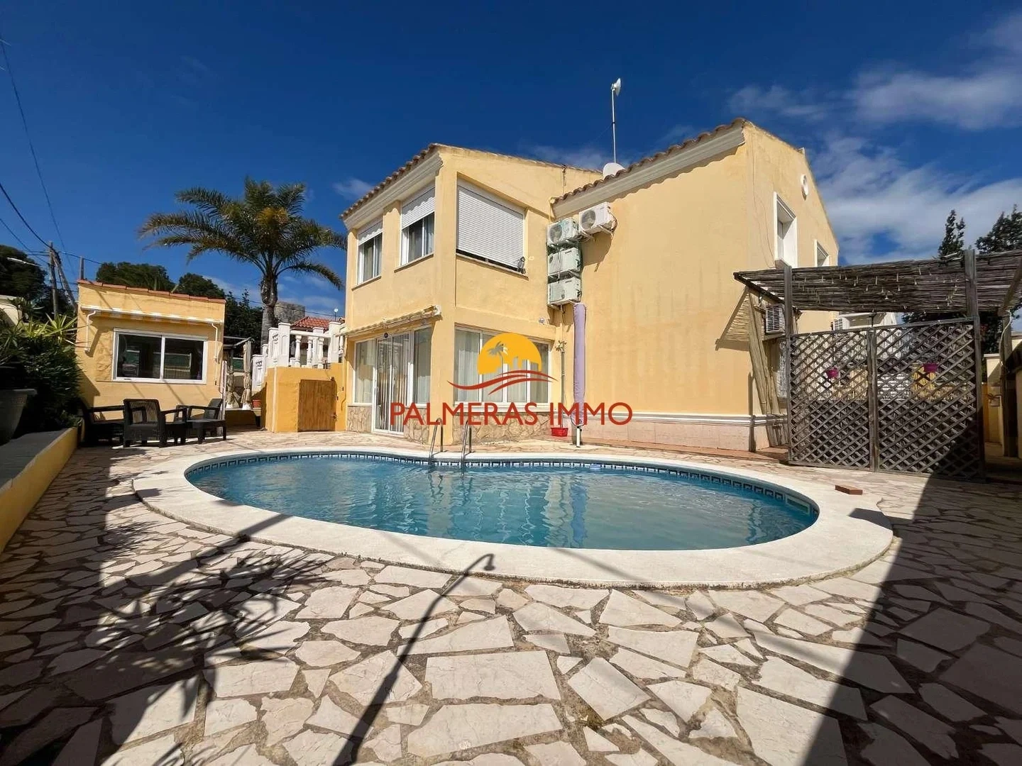 Casa con piscina