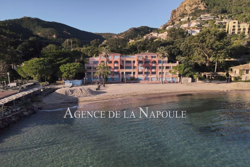 1 - waterfront apartment for sale in théoule-sur-mer alpes-maritimes france