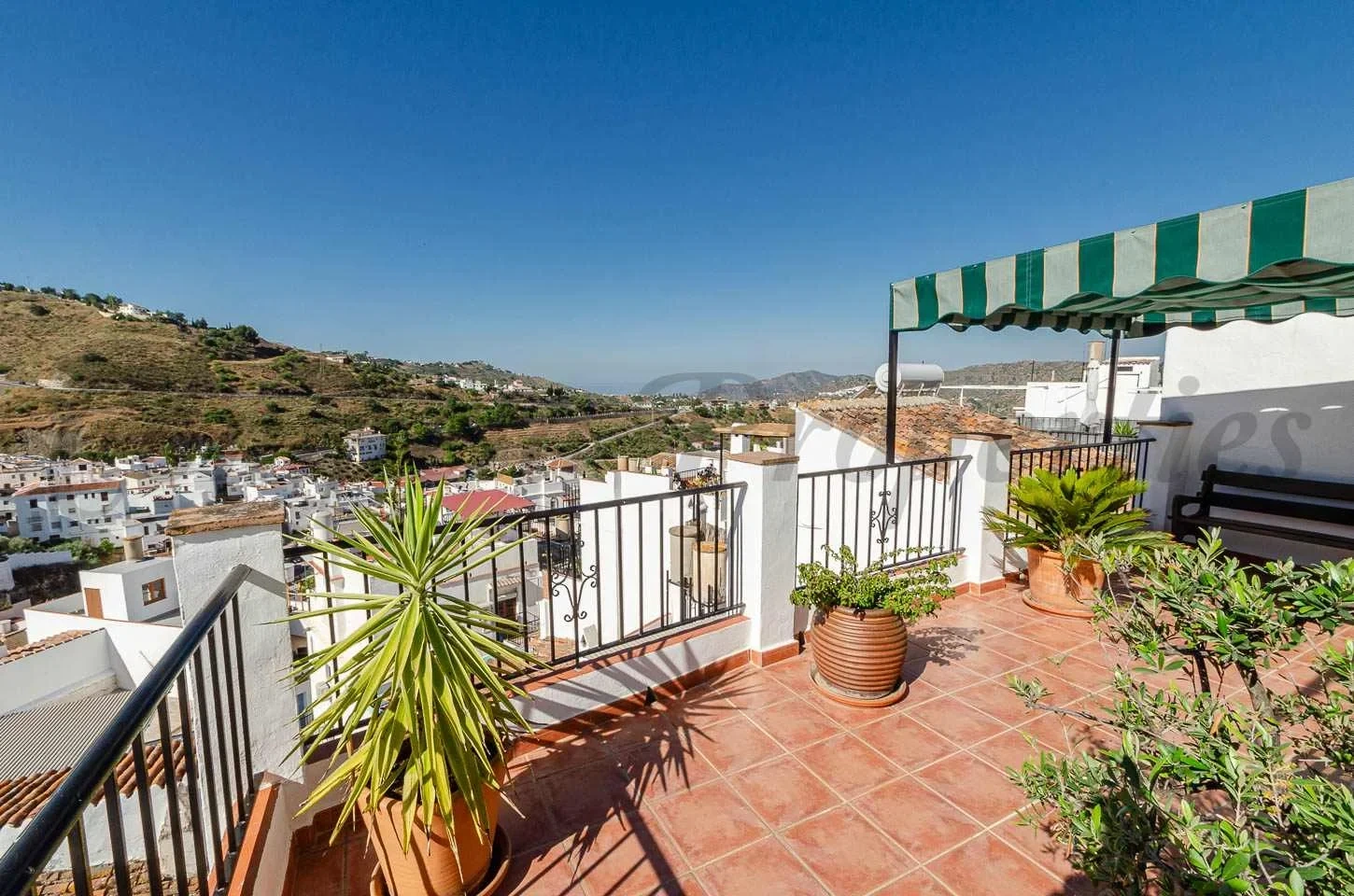 1 - verkoop huis competa andalusië spanje