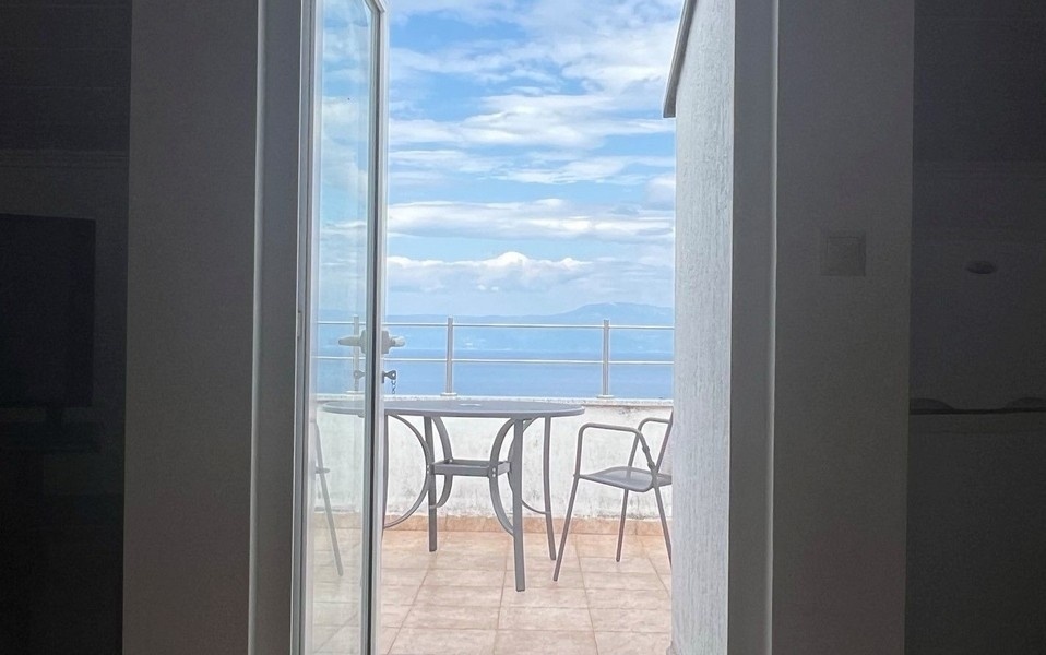 2 - vendita appartamento vista mare njivice litoraneo-montana croazia