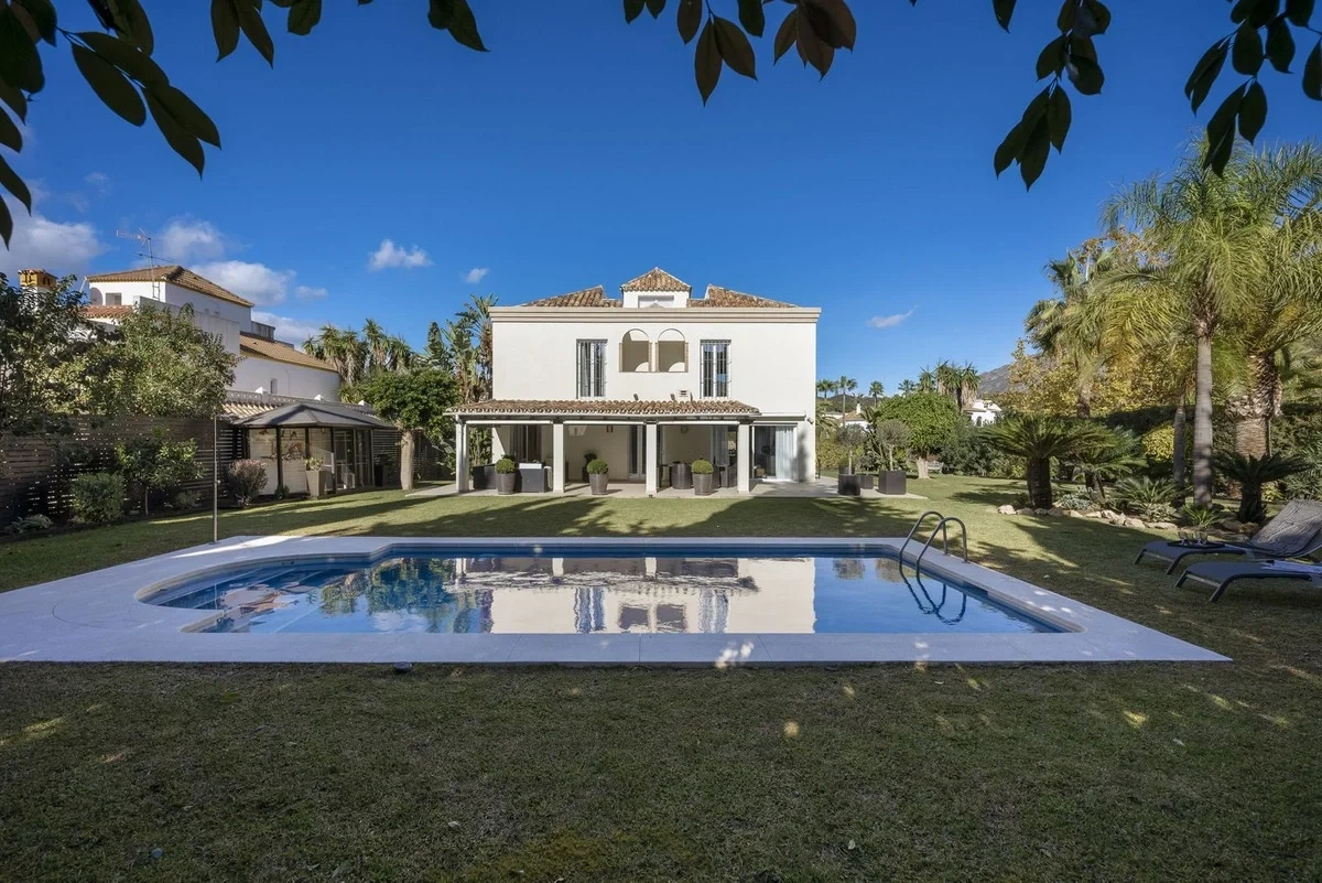 2 - verkoop villa nueva andalucia andalusië spanje