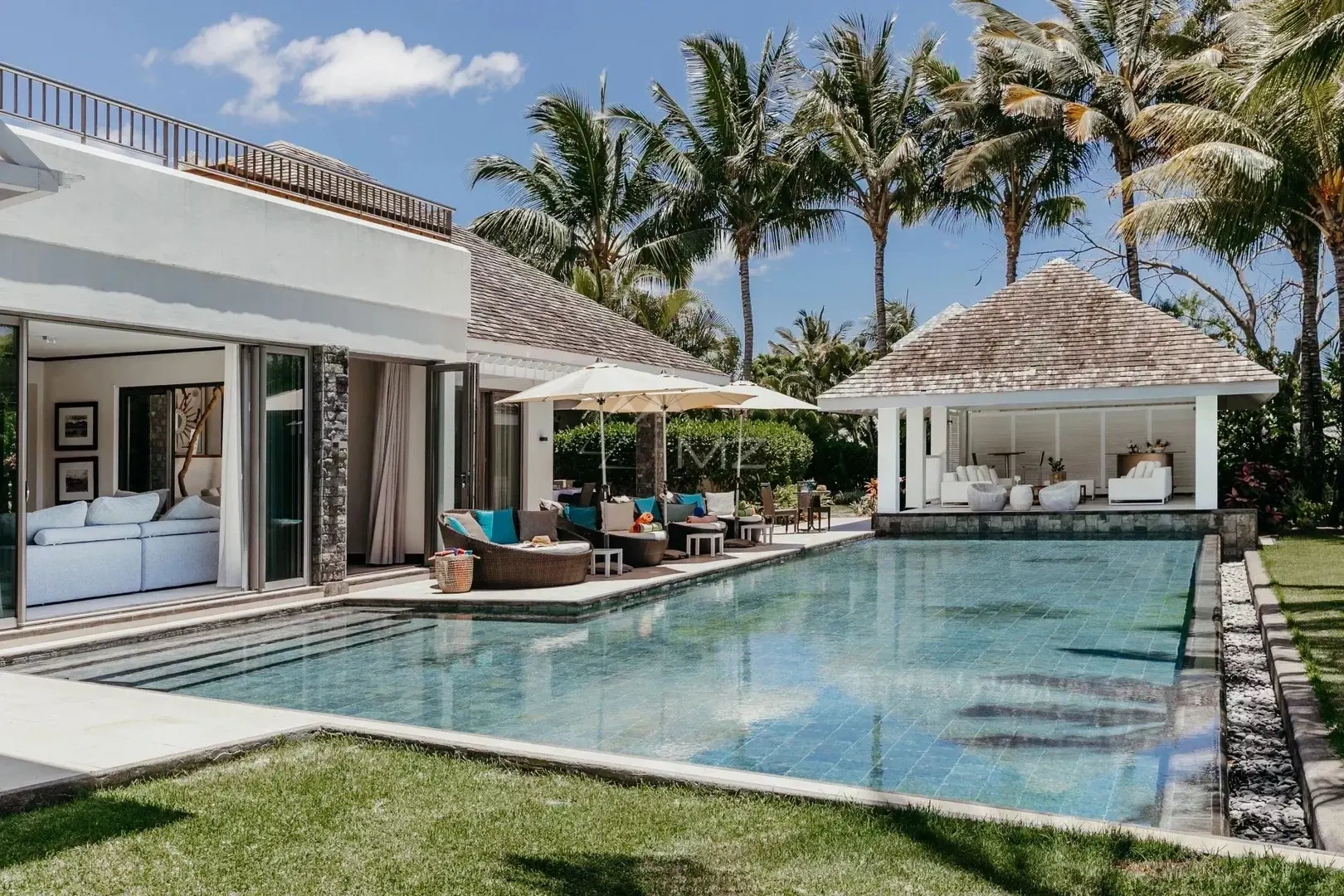 Maison vue mer avec piscine