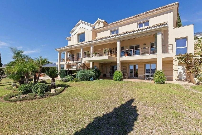 2 - venta villa frente al mar mijas andalucía españa