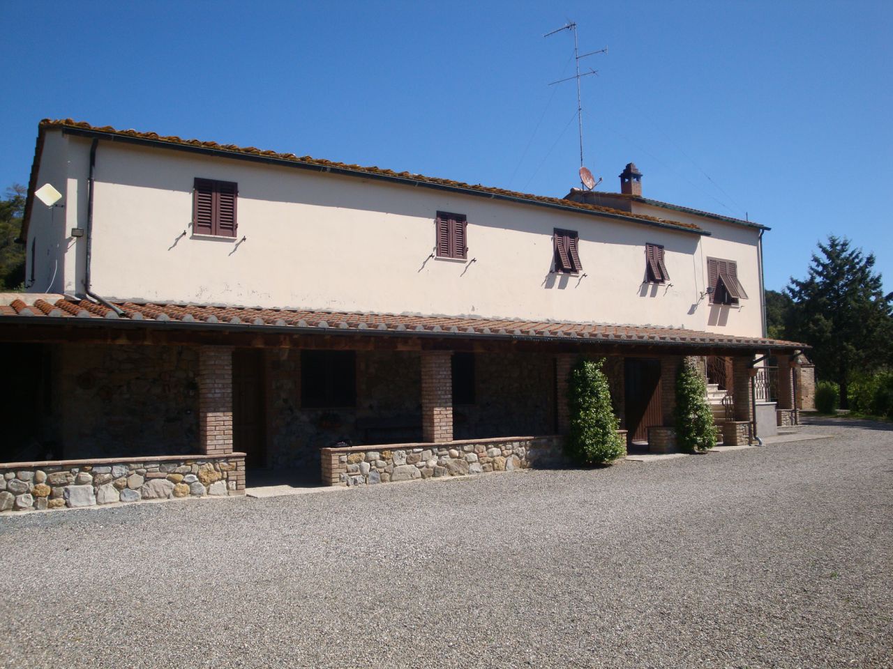 2 - vente commerce pomarance toscane italie