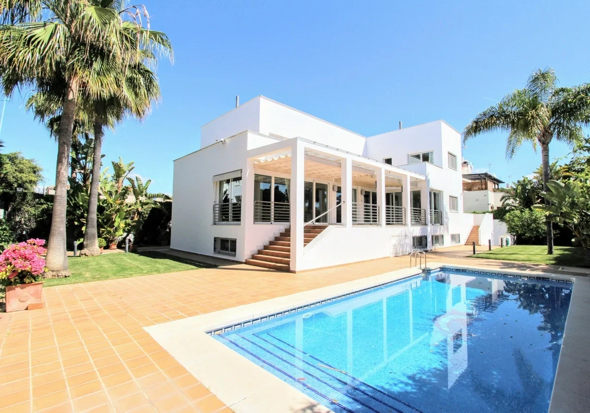 1 - venta casa a pie de playa san pedro de alcántara andalucía españa