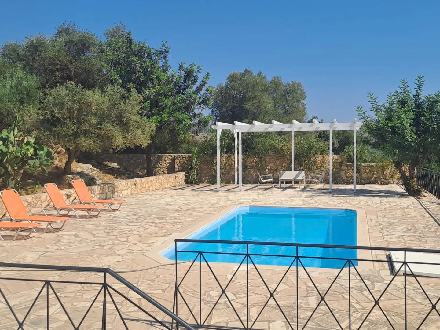 2 - sea view house for sale in stílos crete greece
