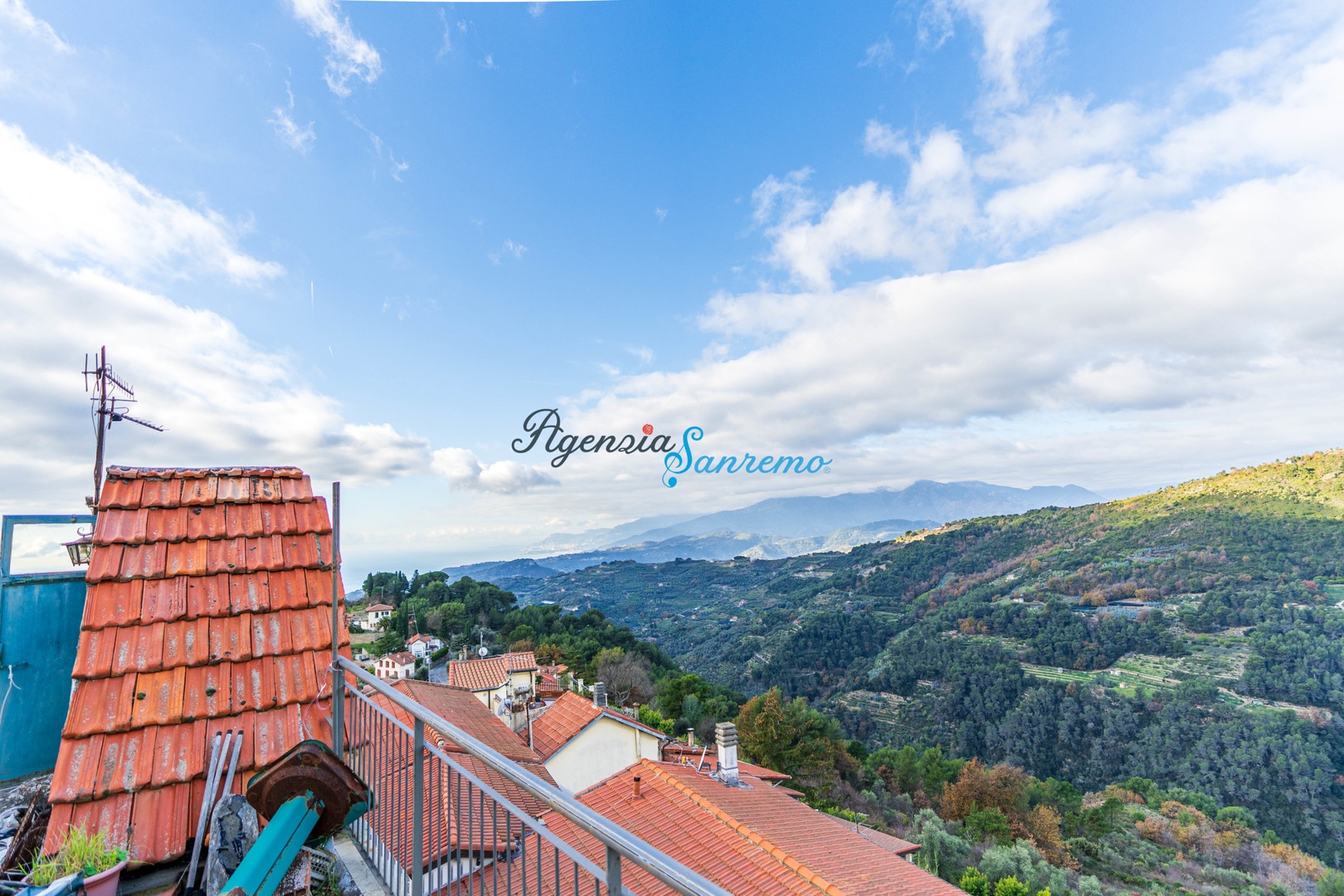 2 - venda casa vista de mar seborga liguria itália