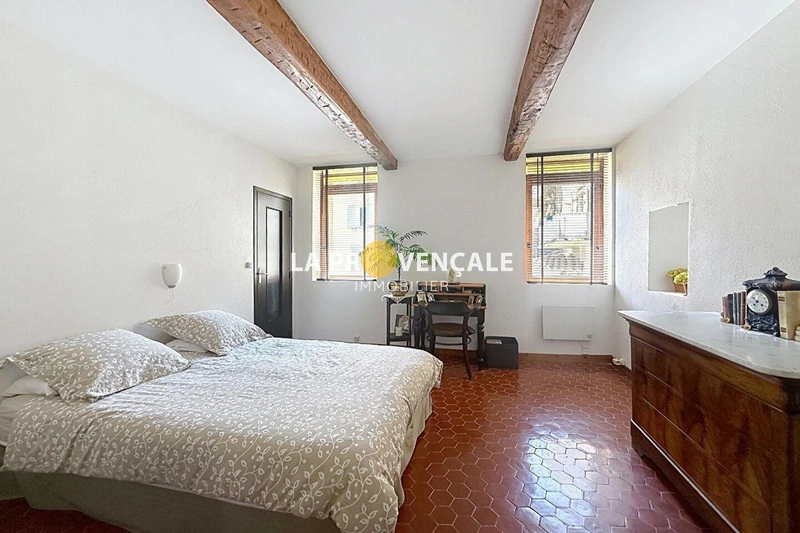 2 - vendita casa pourrières var francia