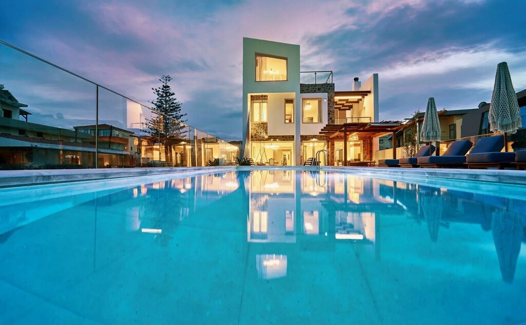 1 - waterfront house for sale in kokkini hani crete greece