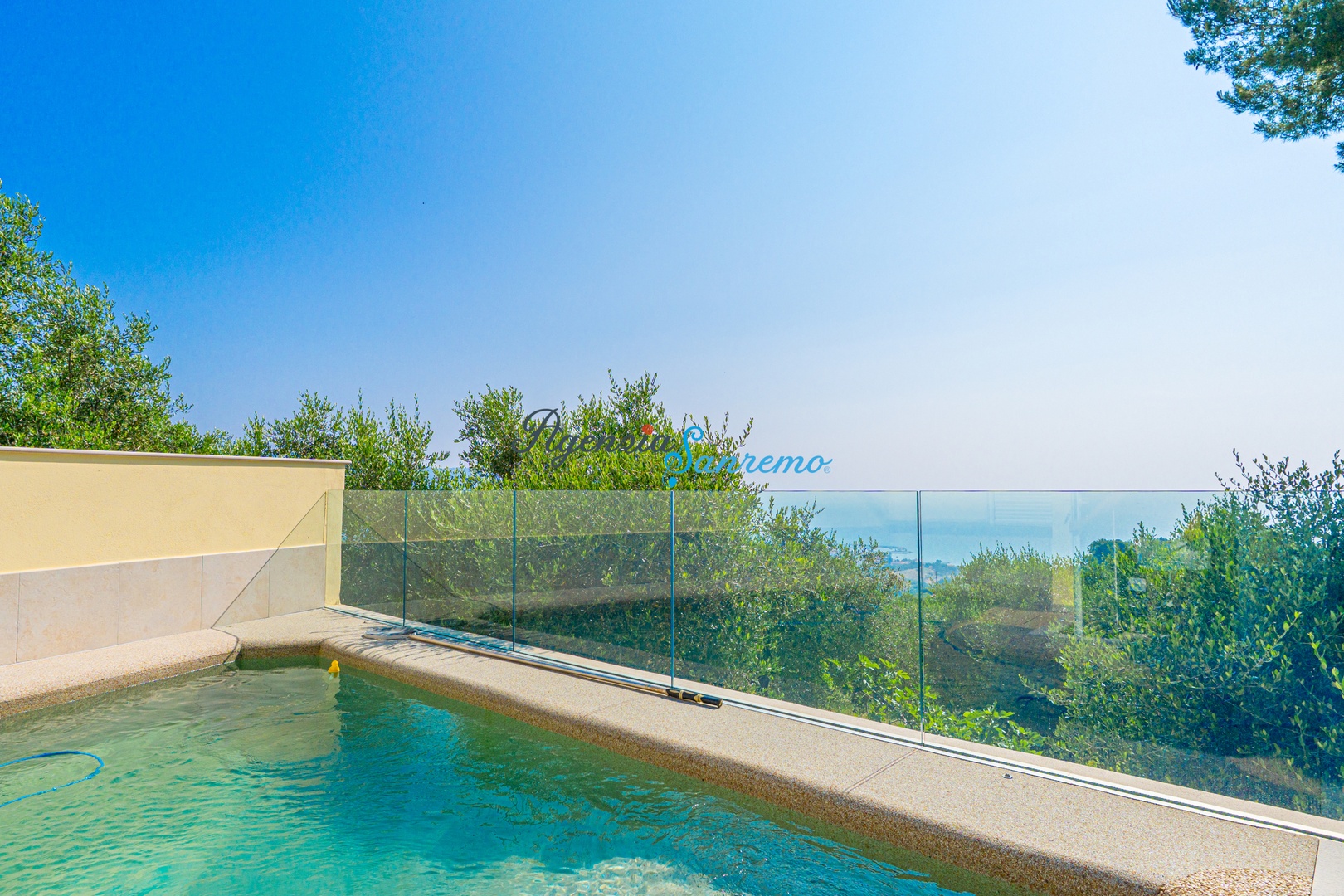 2 - venda casa vista de mar diano marina liguria itália