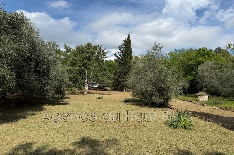 Terreno de 3 500 m²