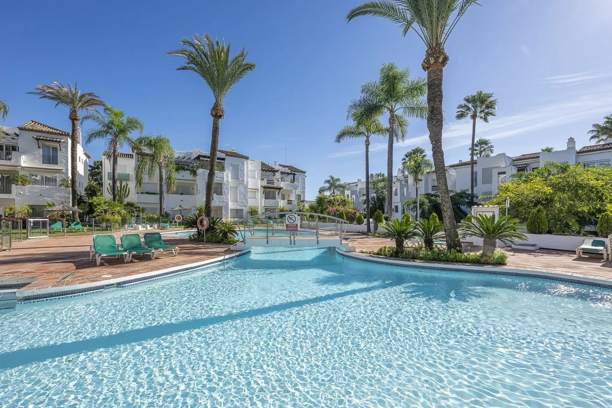 1 - verkoop appartement aan het water estepona - costa del sol andalusië spanje