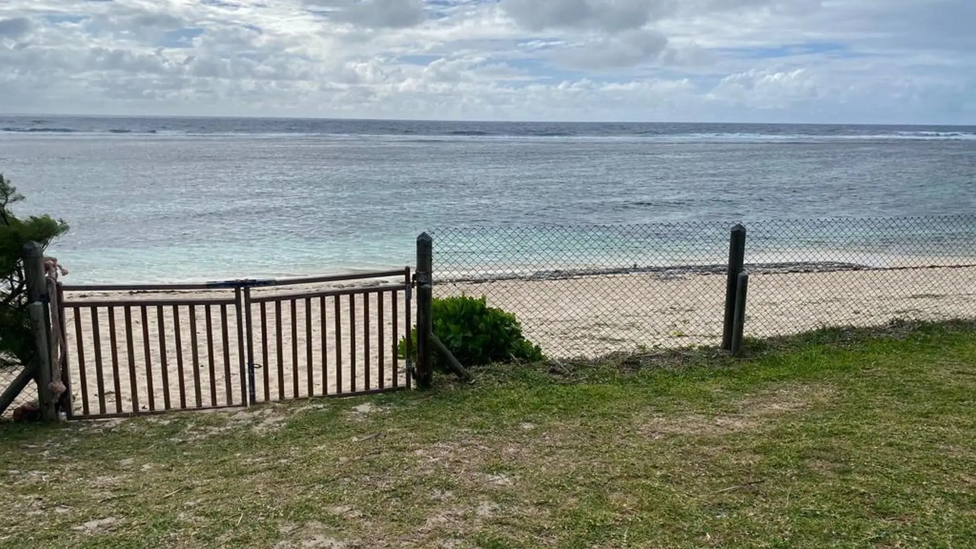 1 - waterfront plot of land for sale in poste lafayette flacq mauritius
